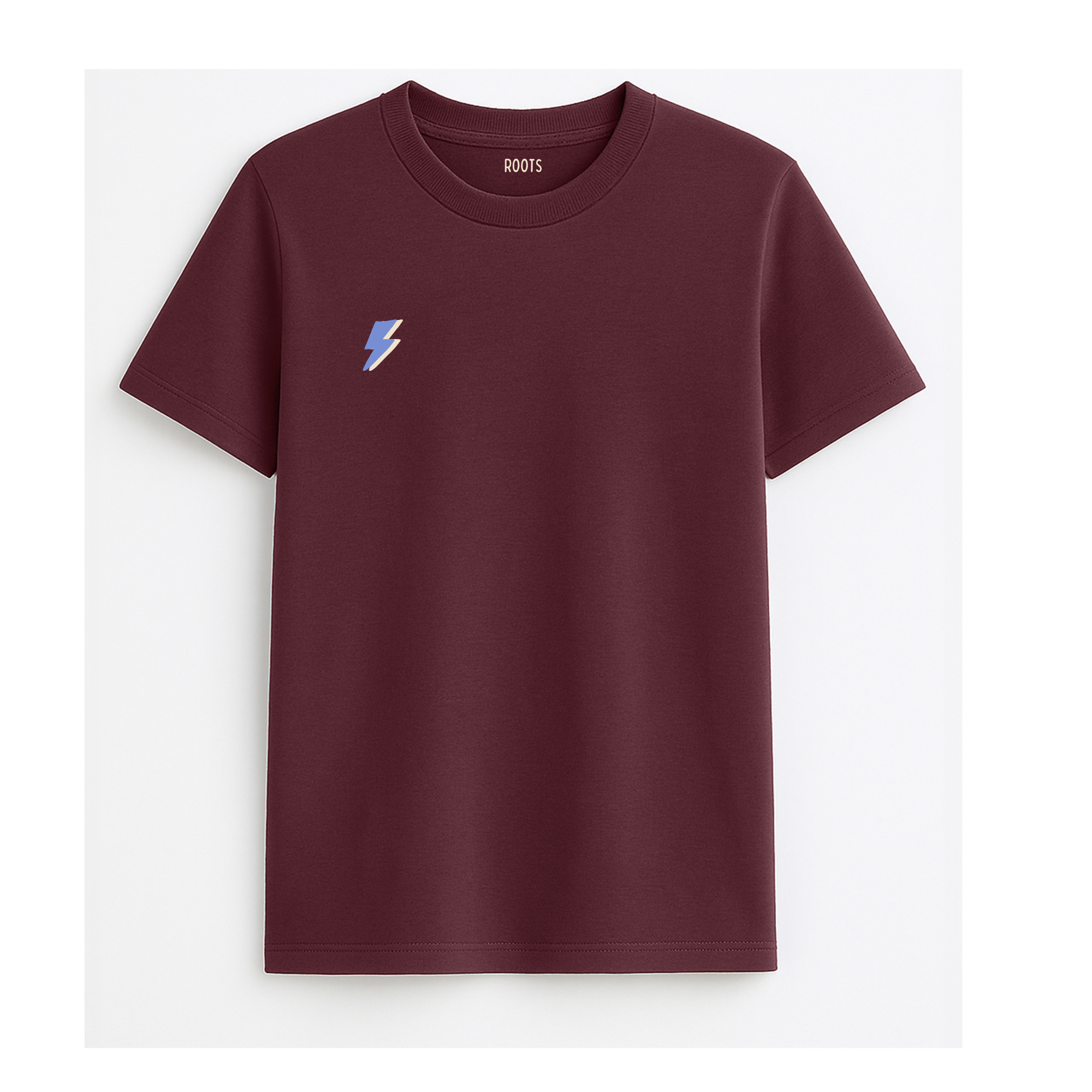 Camiseta de adulto estilo streetwear colección Roots color granate con detalle del rayo minimalista en color azul en el pecho de Zander.