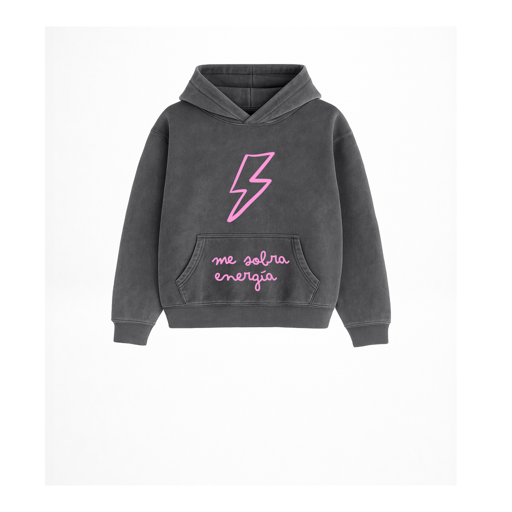 Sudadera con capucha para niños color gris antracita con estampado de rayo rosa chicle y la frase Me sobra energía de la marca Zander.