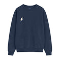 Sudadera de adulto estilo streetwear colección Roots color azul marino con detalle del rayo minimalista en color beig en el pecho de la marca Zander.
